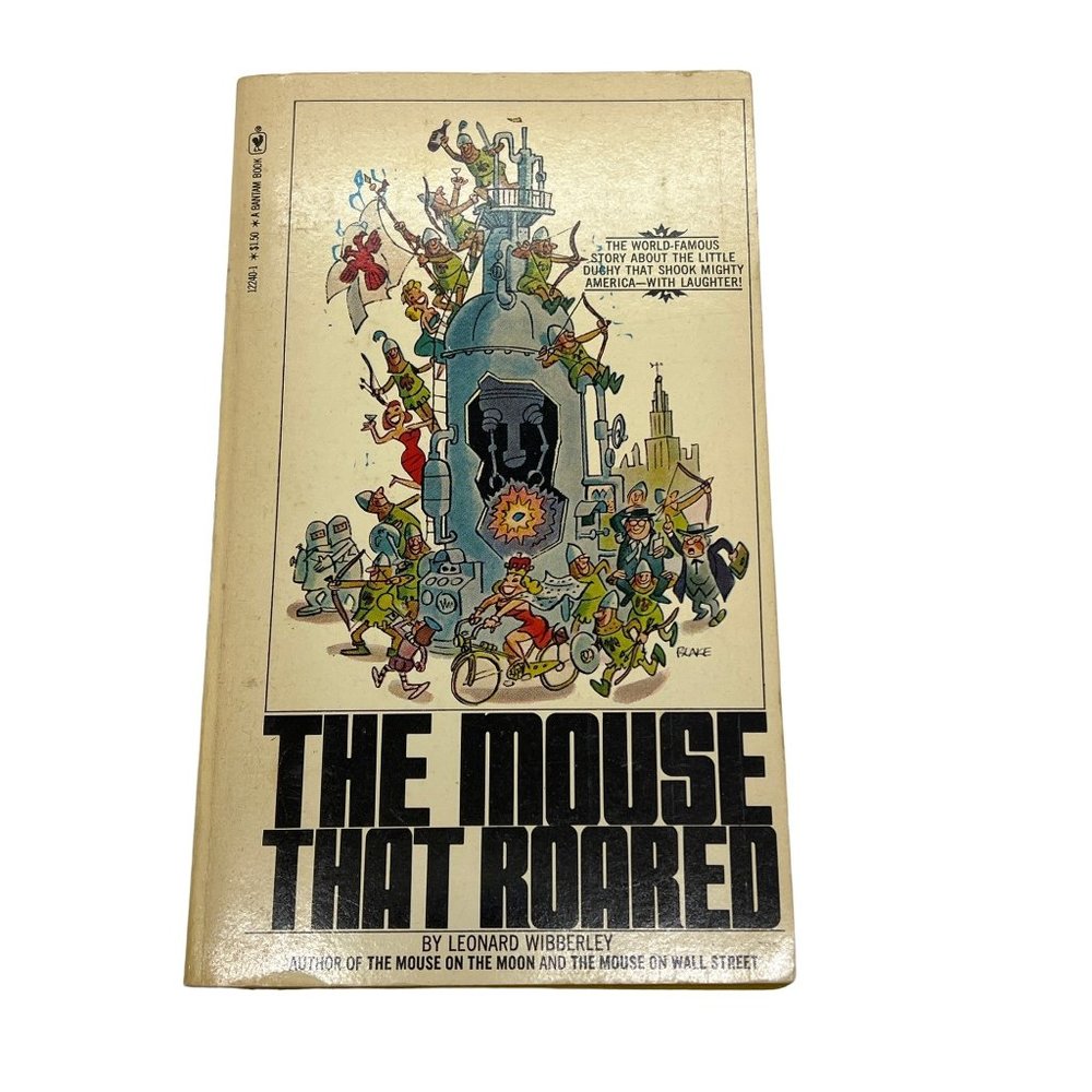 The Mouse that Roared Vintage Paperback Book Leonard Wibberley 1978